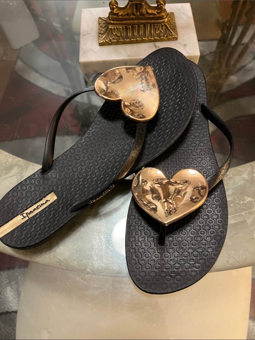 Ipanema Black Flip-Flop Sandals with 💛 - Picture 4 of 5